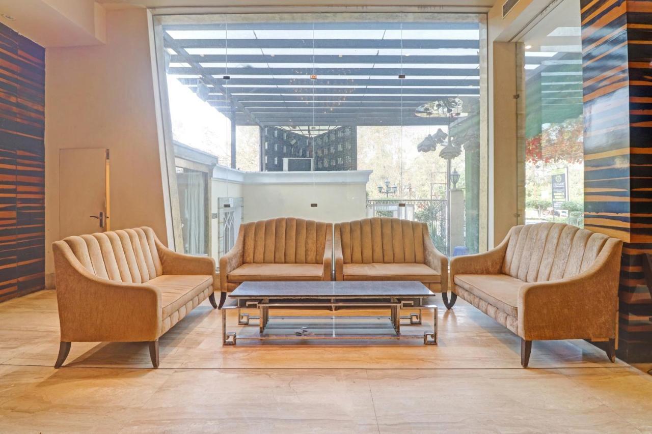 Oyo Townhouse 934 L'Elegant Hotel & Banquetby Ace Manor Ghaziabad Dış mekan fotoğraf