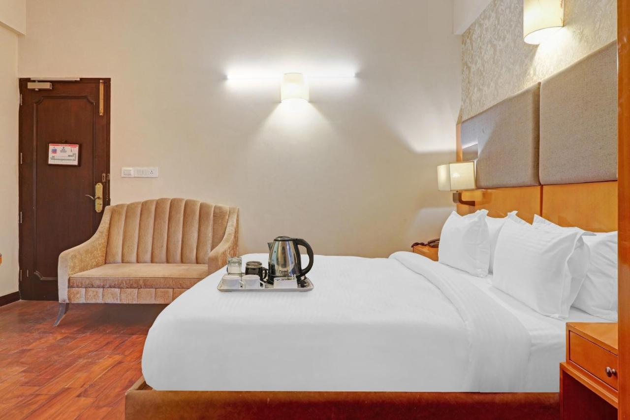 Oyo Townhouse 934 L'Elegant Hotel & Banquetby Ace Manor Ghaziabad Dış mekan fotoğraf