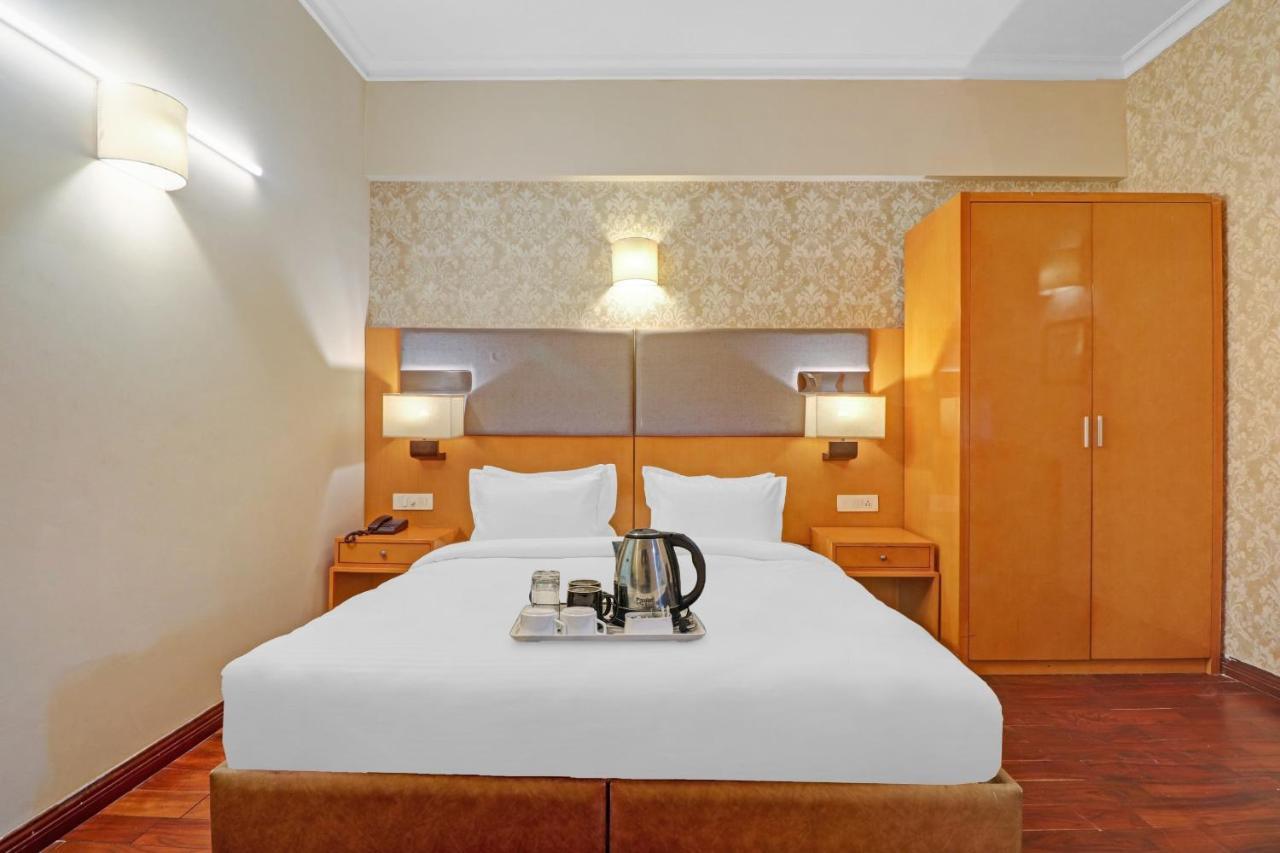Oyo Townhouse 934 L'Elegant Hotel & Banquetby Ace Manor Ghaziabad Dış mekan fotoğraf